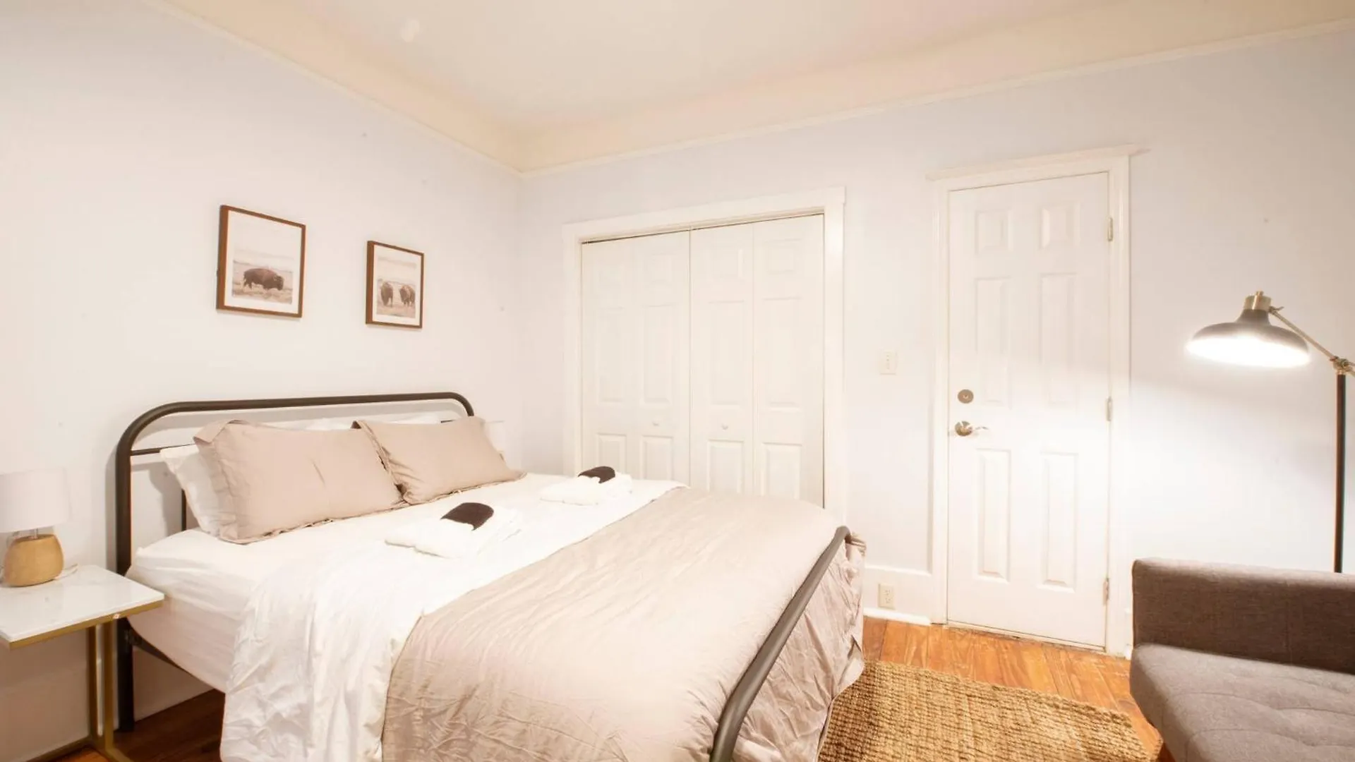 Private Triplex Sleeps 22 Starland District Vila Savannah