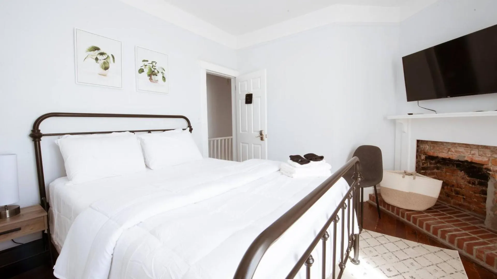 Private Triplex Sleeps 22 Starland District Vila Savannah Casa de Férias