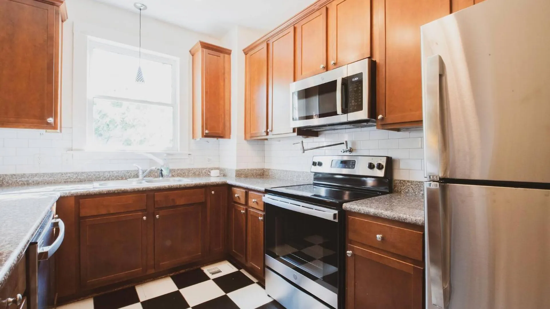 Private Triplex Sleeps 22 Starland District Vila Savannah Casa de Férias